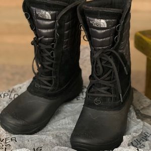 NWT North Face Boots Woman’s Black Size 9